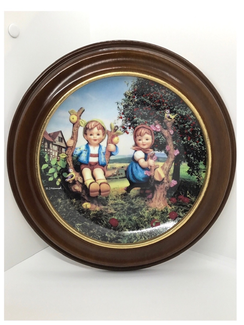 1991 M.J. Hummel Little Companions Collector Plate in Vanhygan & Smythe Frame